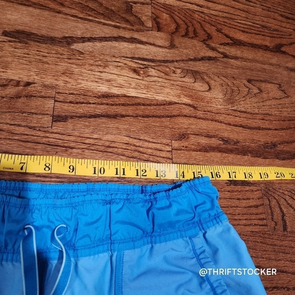 Lululemon Work It Out Short Beach Blanket Blue Size 6 - Picture 6 of 7